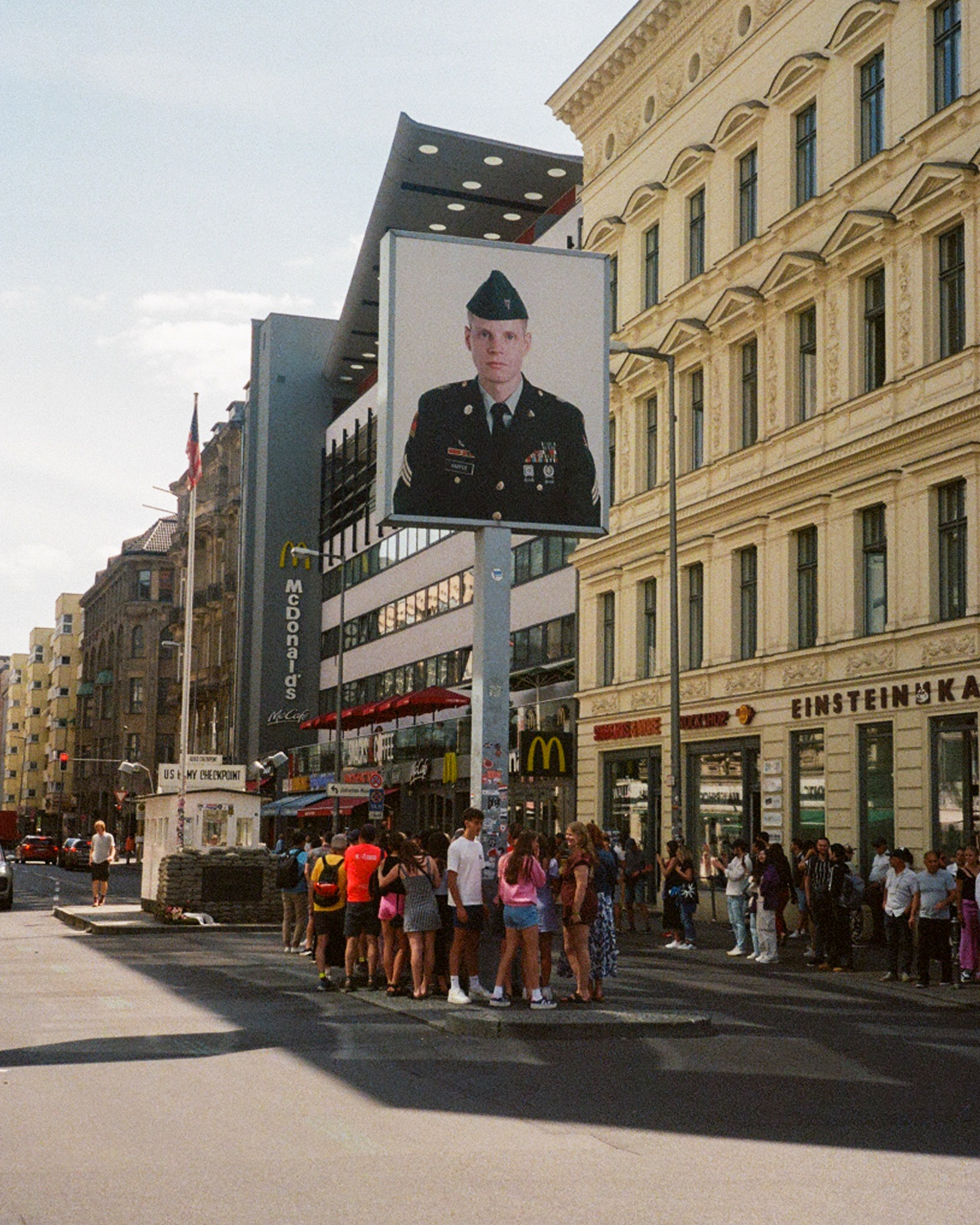 a photo of a sign